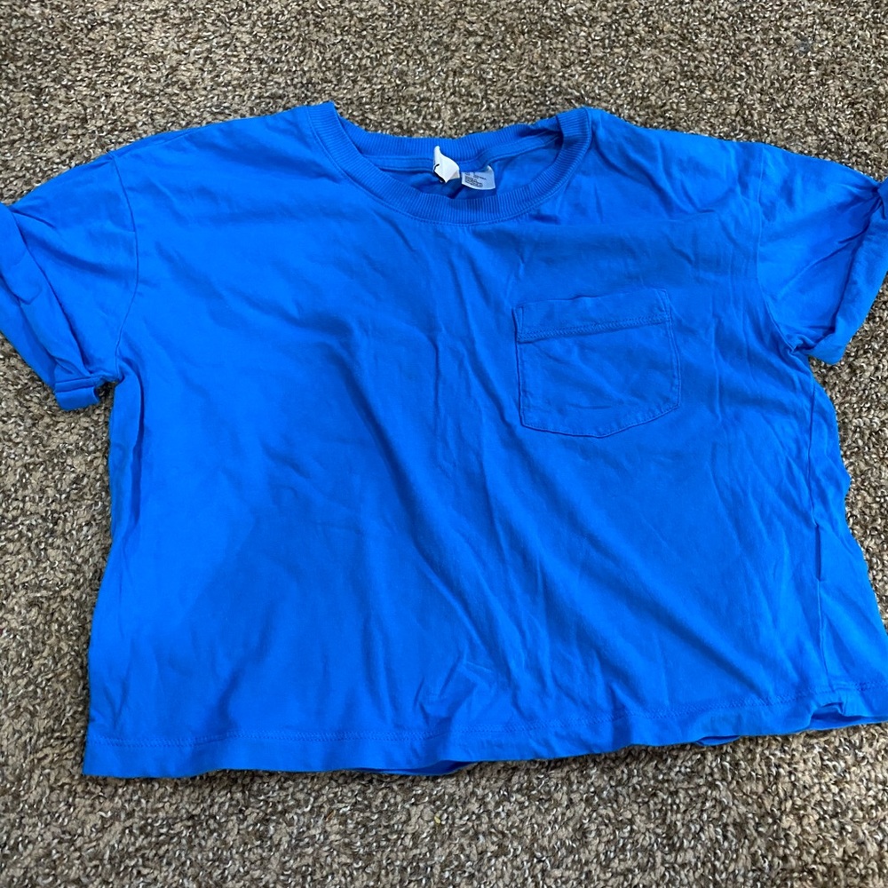 blue crop top